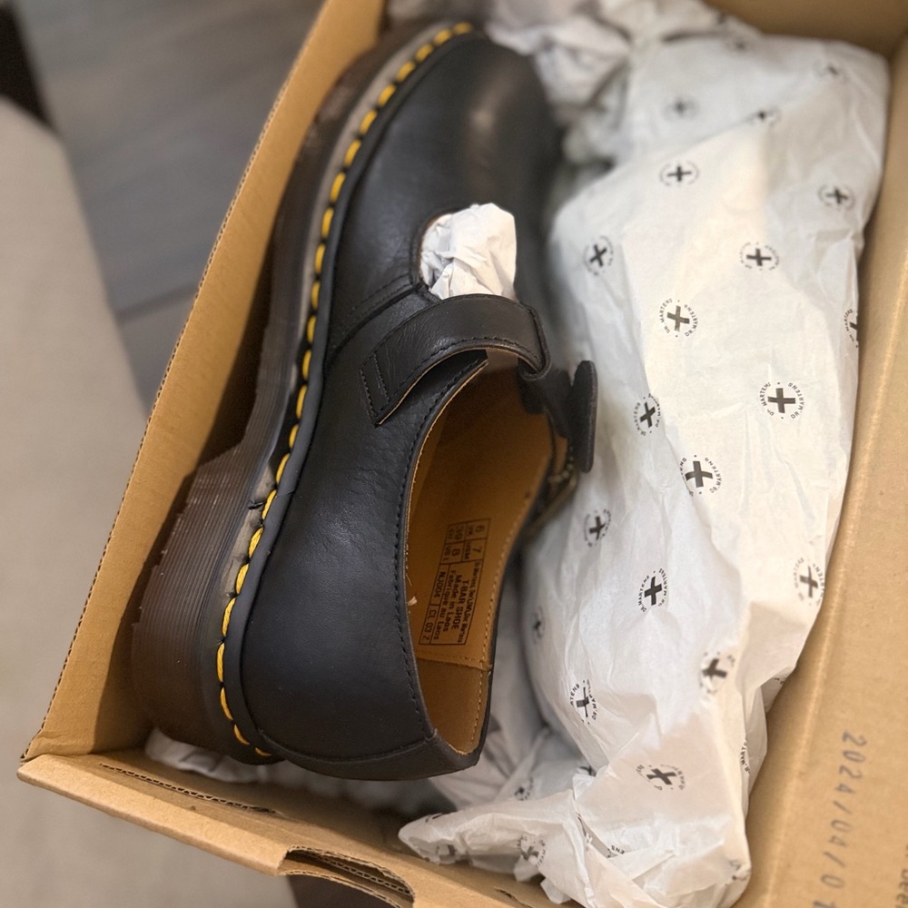 Dr. Martens Black Leather Mary Jane Shoes – Women’s Size 8